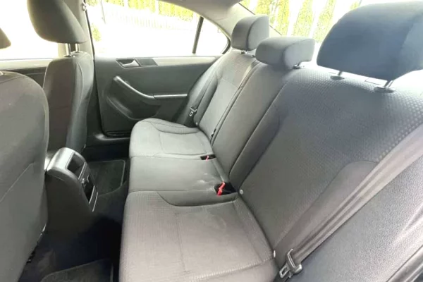 Makina ne shitje ne Prishtine, Volkswagen, 2015 Diesel,Kambio Automatik Pagesa 11,000  Euro.