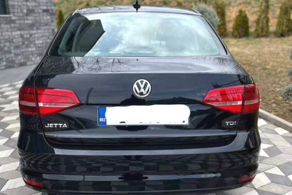 Makina ne shitje ne Prishtine, Volkswagen, 2015 Diesel,Kambio Automatik Pagesa 11,000  Euro.