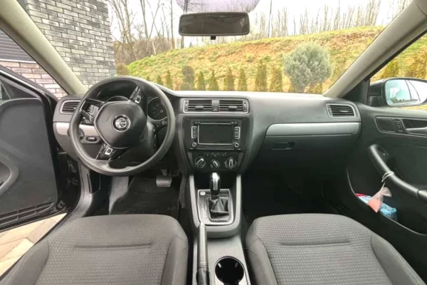 Makina ne shitje ne Prishtine, Volkswagen, 2015 Diesel,Kambio Automatik Pagesa 11,000  Euro.