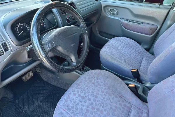 Makina ne shitje ne Tirane, Suzuki, 2001 Benzine,Kambio Automatik Pagesa 1,700  Euro.