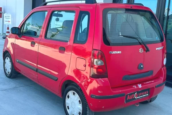 Makina ne shitje ne Tirane, Suzuki, 2001 Benzine,Kambio Automatik Pagesa 1,700  Euro.