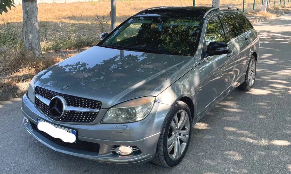Makina ne shitje ne Fier, Mercedes-Benz, 2008 Diesel,Kambio Automatik Pagesa 4,600  Euro.