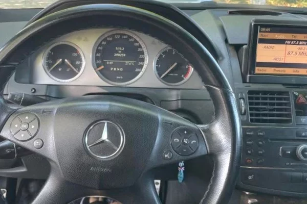 Makina ne shitje ne Fier, Mercedes-Benz, 2008 Diesel,Kambio Automatik Pagesa 4,600  Euro.