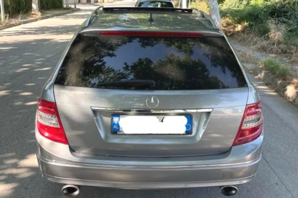 Makina ne shitje ne Fier, Mercedes-Benz, 2008 Diesel,Kambio Automatik Pagesa 4,600  Euro.