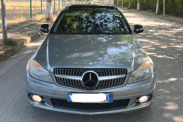 Makina ne shitje ne Fier, Mercedes-Benz, 2008 Diesel,Kambio Automatik Pagesa 4,600  Euro.