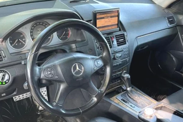 Makina ne shitje ne Fier, Mercedes-Benz, 2008 Diesel,Kambio Automatik Pagesa 4,600  Euro.
