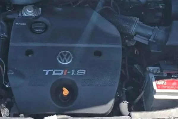 Makina ne shitje ne Durres, Volkswagen, 1999 Diesel,Kambio Manual Pagesa 125,000  Leke.