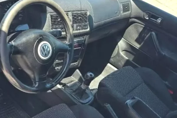 Makina ne shitje ne Durres, Volkswagen, 1999 Diesel,Kambio Manual Pagesa 125,000  Leke.