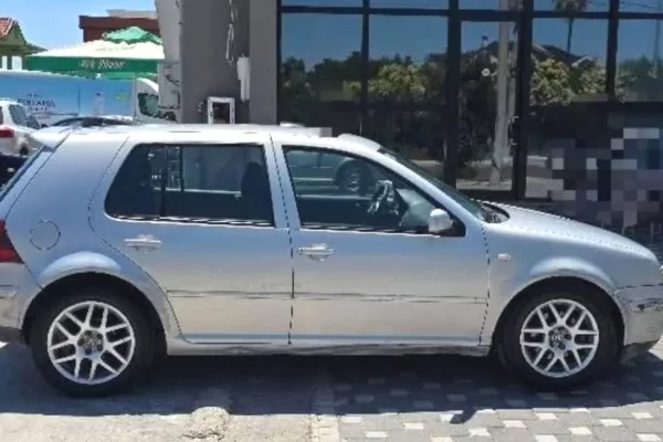 Makina ne shitje ne Durres, Volkswagen, 1999 Diesel,Kambio Manual Pagesa 125,000  Leke.