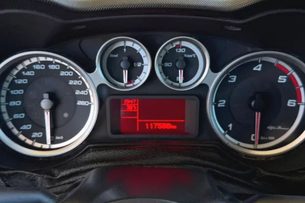Makina ne shitje ne Tirane, Alfa Romeo, 2015 Diesel,Kambio Manual Pagesa 2,600  Euro.