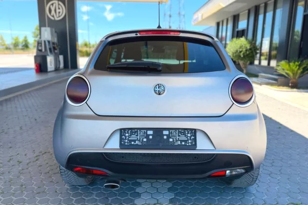 Makina ne shitje ne Tirane, Alfa Romeo, 2015 Diesel,Kambio Manual Pagesa 2,600  Euro.