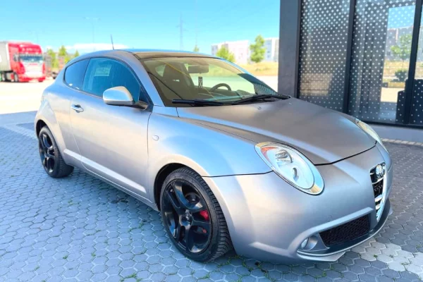 Makina ne shitje ne Tirane - 2,600 Euro