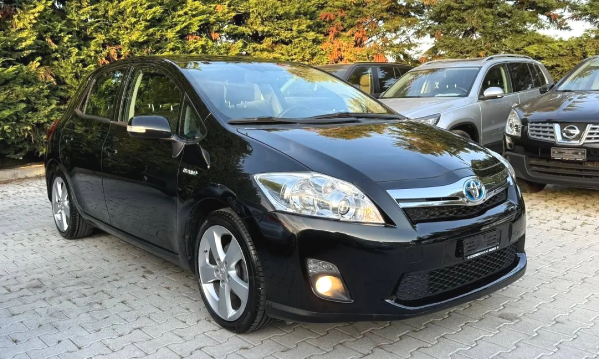 Makina ne shitje ne Tirane, Toyota, 2011 Benzine,Kambio Automatik Pagesa 6,700  Euro.