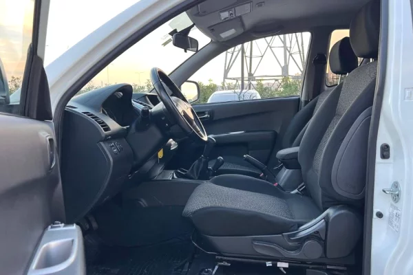 Makina ne shitje ne Tirane, Mitsubishi, 2016 Diesel,Kambio Manual Pagesa 15,500  Euro.