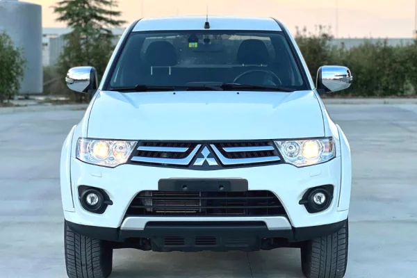 Makina ne shitje ne Tirane, Mitsubishi, 2016 Diesel,Kambio Manual Pagesa 15,500  Euro.