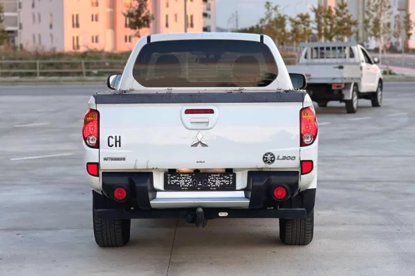 Makina ne shitje ne Tirane, Mitsubishi, 2016 Diesel,Kambio Manual Pagesa 15,500  Euro.