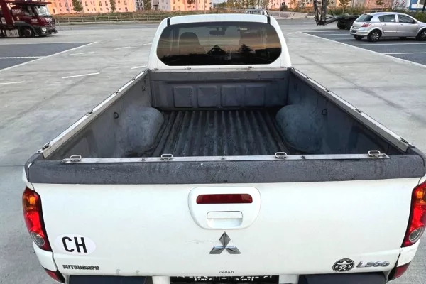 Makina ne shitje ne Tirane, Mitsubishi, 2016 Diesel,Kambio Manual Pagesa 15,500  Euro.