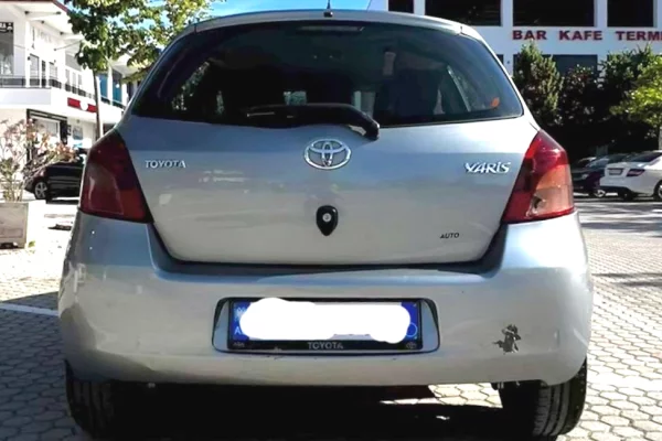 Makina ne shitje ne Tirane, Toyota, 2006 gasoline-gas,Kambio Automatik Pagesa 350,000  Leke.