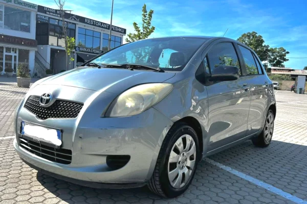 Makina ne shitje ne Tirane - 350,000 Leke