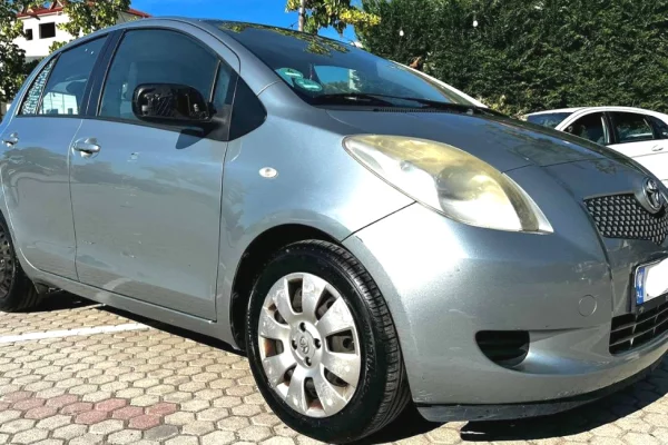Makina ne shitje ne Tirane, Toyota, 2006 gasoline-gas,Kambio Automatik Pagesa 350,000  Leke.
