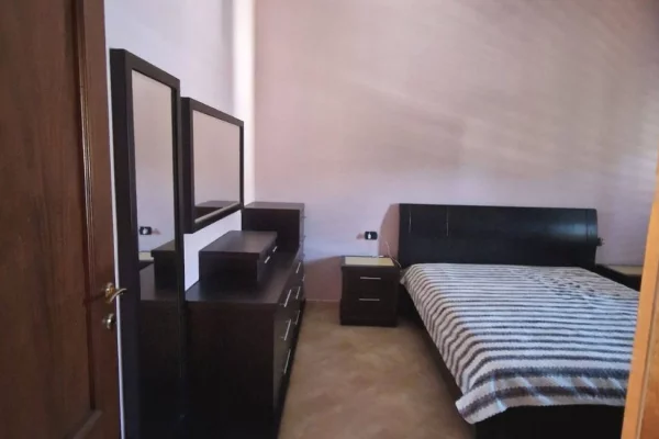 Shtepi ne shitje Vila Luksoze ne Elbasan, 2+1, Mobilimi Pjeserisht e mobiluar, Pagesa 380,000  Euro.