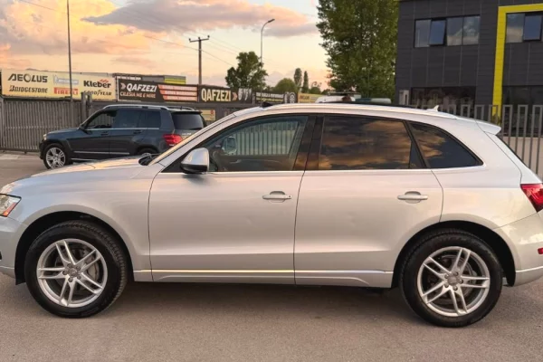 Makina ne shitje ne Tirane, Audi, 2015 Benzine,Kambio Automatik Pagesa 8,900  Euro.