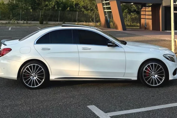 Makina ne shitje ne Tirane, Mercedes-Benz, 2015 Diesel,Kambio Automatik Pagesa 14,900  Euro.