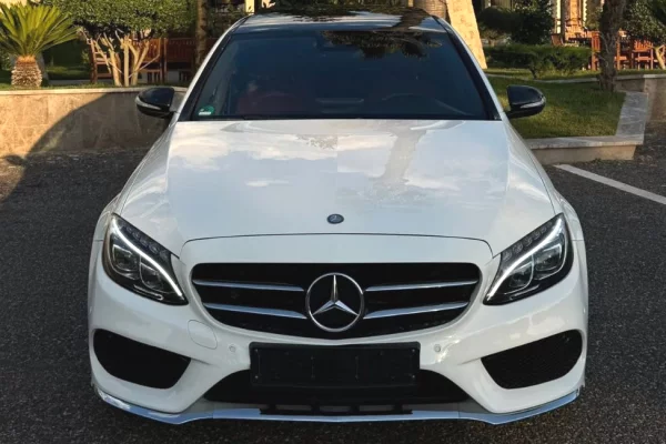 Makina ne shitje ne Tirane, Mercedes-Benz, 2015 Diesel,Kambio Automatik Pagesa 14,900  Euro.