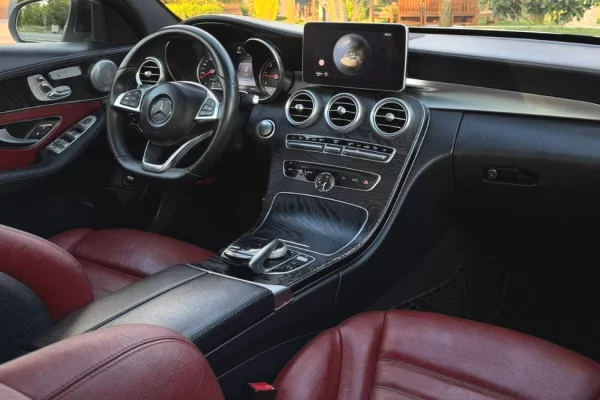 Makina ne shitje ne Tirane, Mercedes-Benz, 2015 Diesel,Kambio Automatik Pagesa 14,900  Euro.