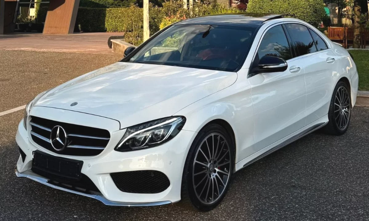 Makina ne shitje ne Tirane, Mercedes-Benz, 2015 Diesel,Kambio Automatik Pagesa 14,900  Euro.