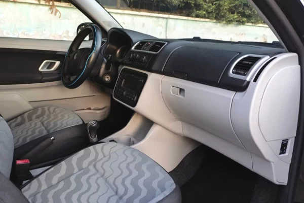 Makina ne shitje ne Tirane, Skoda, 2010 Benzine,Kambio Manual Pagesa 2,900  Euro.