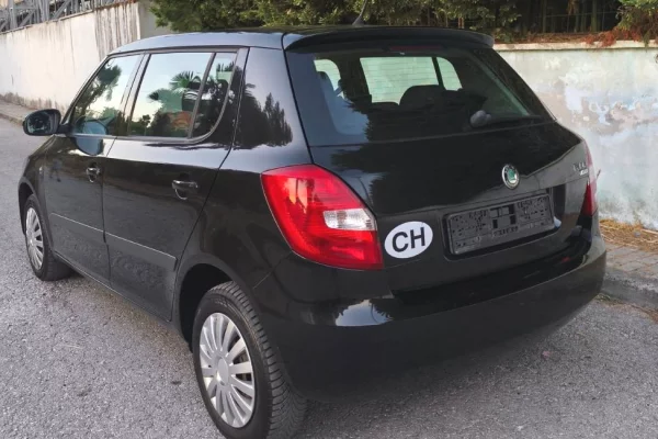 Makina ne shitje ne Tirane, Skoda, 2010 Benzine,Kambio Manual Pagesa 2,900  Euro.