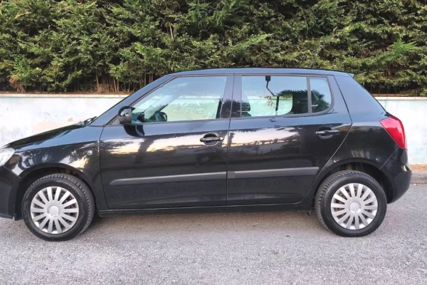 Makina ne shitje ne Tirane, Skoda, 2010 Benzine,Kambio Manual Pagesa 2,900  Euro.