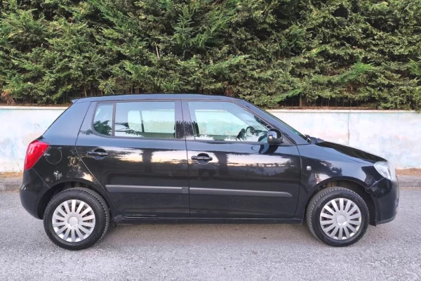 Makina ne shitje ne Tirane, Skoda, 2010 Benzine,Kambio Manual Pagesa 2,900  Euro.