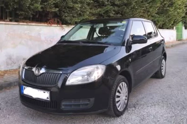 Makina ne shitje ne Tirane - 2,900 Euro