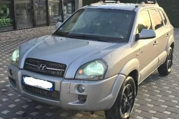 Makina ne shitje ne Durres - 320,000 Leke
