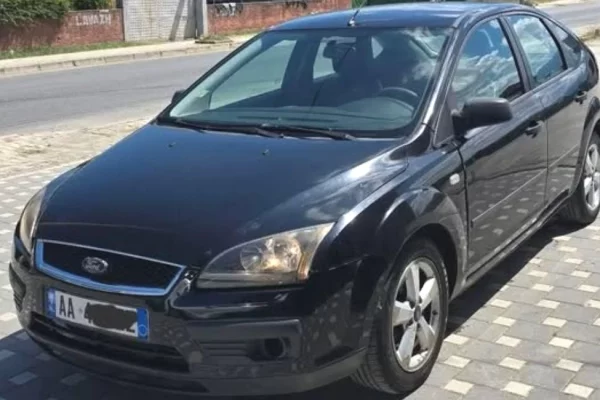 Makina ne shitje ne Durres - 190,000 Leke