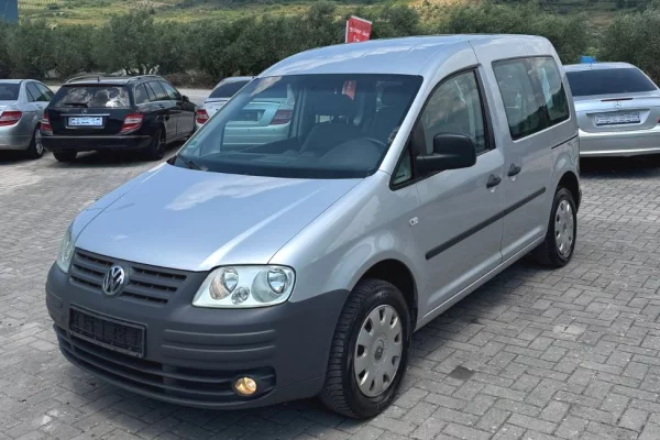 Makina ne shitje ne Fier - 3,599 Euro