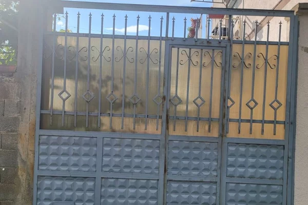 Artikuj te ndryshem ne Prishtine - 300 Euro