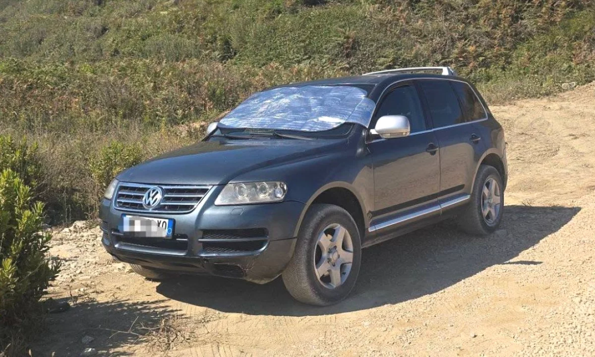 Makina ne shitje ne Tirane, Volkswagen, 2005 Diesel,Kambio Automatik Pagesa 280,000  Leke.