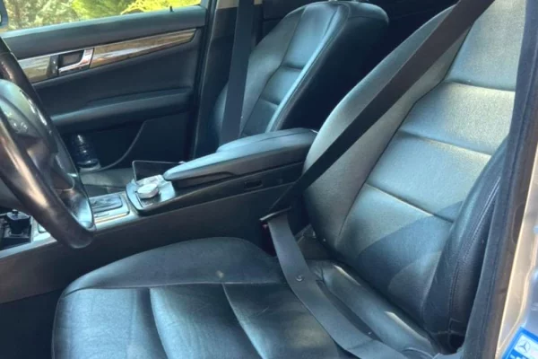 Makina ne shitje ne Fier, Mercedes-Benz, 2009 Diesel,Kambio Automatik Pagesa 4,500  Euro.