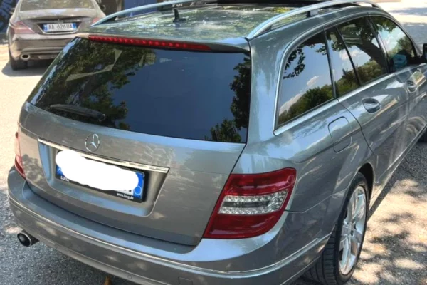 Makina ne shitje ne Fier, Mercedes-Benz, 2009 Diesel,Kambio Automatik Pagesa 4,500  Euro.