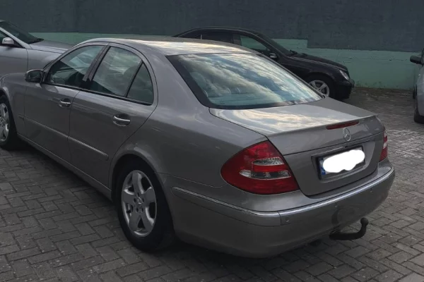 Makina ne shitje ne Fier, Mercedes-Benz, 2008 gasoline-gas,Kambio Automatik Pagesa 5,300  Euro.