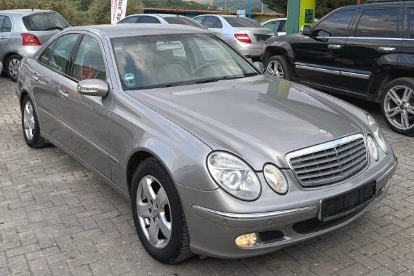 Makina ne shitje ne Fier, Mercedes-Benz, 2008 gasoline-gas,Kambio Automatik Pagesa 5,300  Euro.