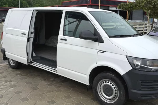 Makina ne shitje ne Tirane, Volkswagen, 2016 Diesel,Kambio Manual Pagesa 7,900  Euro.