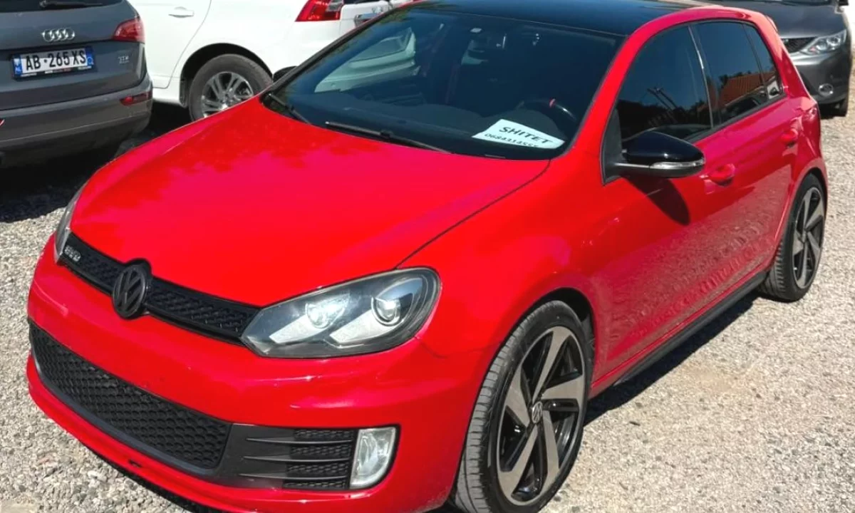Makina ne shitje ne Elbasan, Volkswagen, 2012 Diesel,Kambio Automatik Pagesa 6,900  Euro.