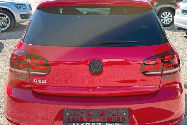 Makina ne shitje ne Elbasan, Volkswagen, 2012 Diesel,Kambio Automatik Pagesa 6,900  Euro.
