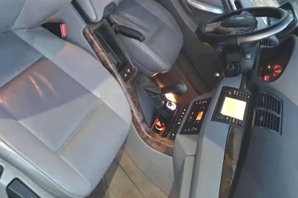 Makina ne shitje ne Durres, BMW, 2003 Diesel,Kambio Automatik Pagesa 320,000  Leke.
