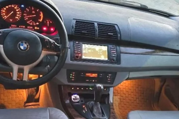Makina ne shitje ne Durres, BMW, 2003 Diesel,Kambio Automatik Pagesa 320,000  Leke.