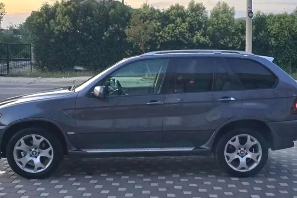 Makina ne shitje ne Durres, BMW, 2003 Diesel,Kambio Automatik Pagesa 320,000  Leke.